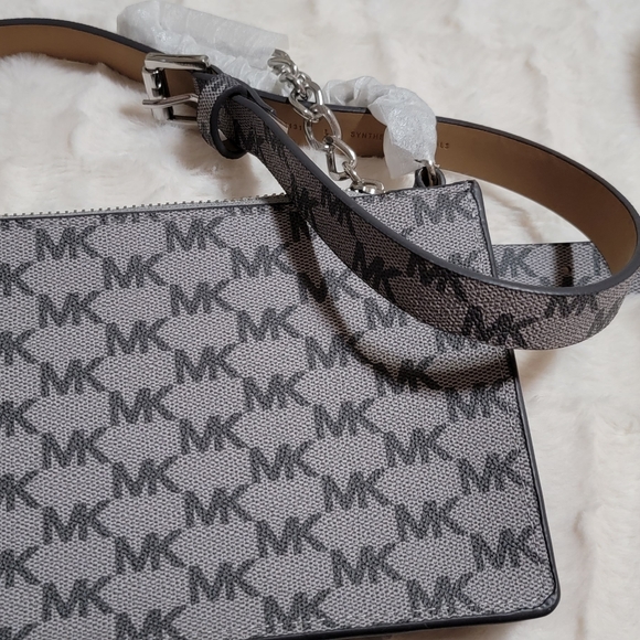 MICHAEL KORS MK Logo Chain Belt Bag Waist Pack Gray Silver Chain CLASSIC STYLE!! - Picture 5 of 5